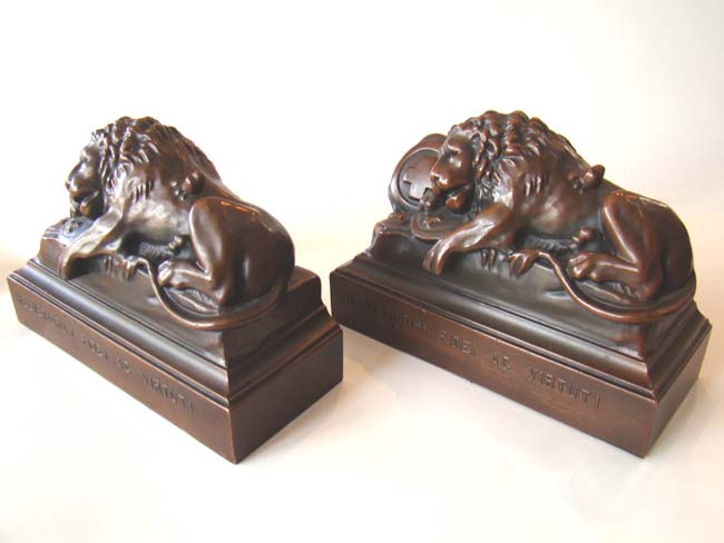 A fabulous pair of "Lions of Lucerne" bronze bookends by Jennings Brothers circa 1930 — image 2